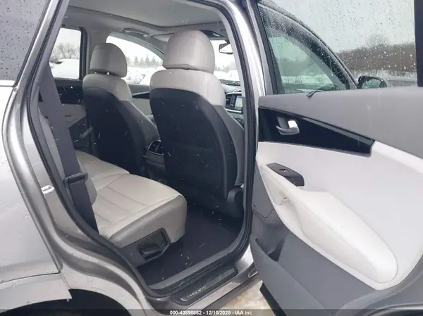 5XYPK4A55HG268333 2017 KIA SORENTO - Image 8