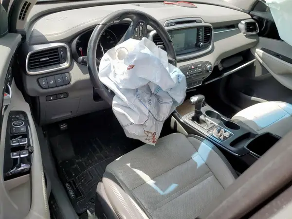 5XYPK4A55HG304456 2017 KIA SORENTO - Image 8