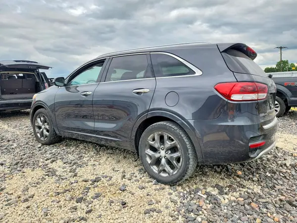 5XYPK4A55HG316655 2017 KIA SORENTO - Image 2