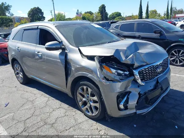 5XYPK4A55KG555145 2019 KIA SORENTO - Image 1