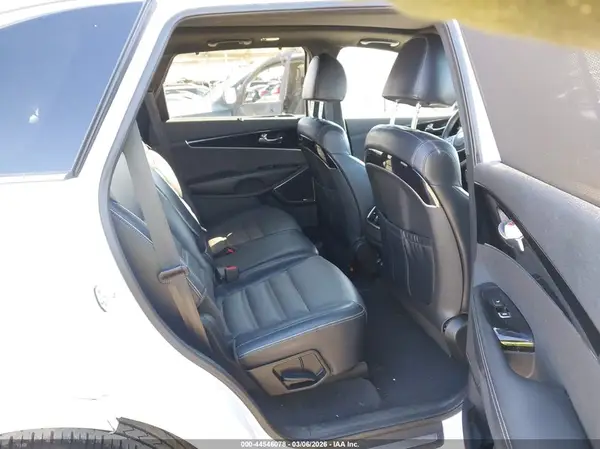 5XYPK4A55KG583155 2019 KIA SORENTO - Image 8