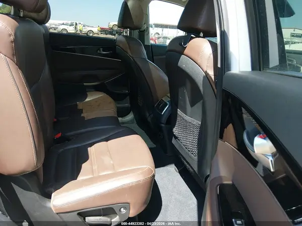 5XYPK4A55LG687338 2020 KIA SORENTO - Image 8