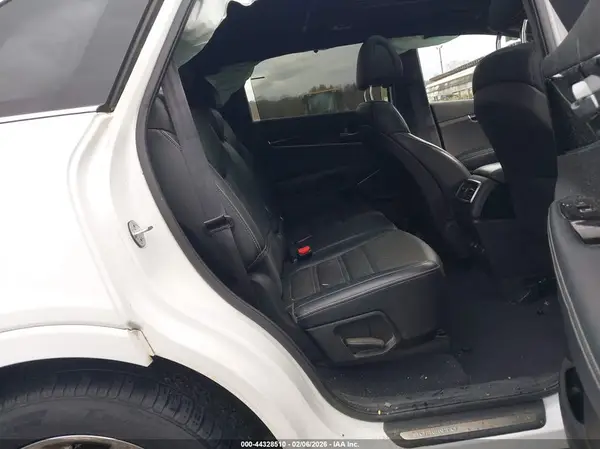 5XYPK4A56GG010109 2016 KIA SORENTO - Image 8