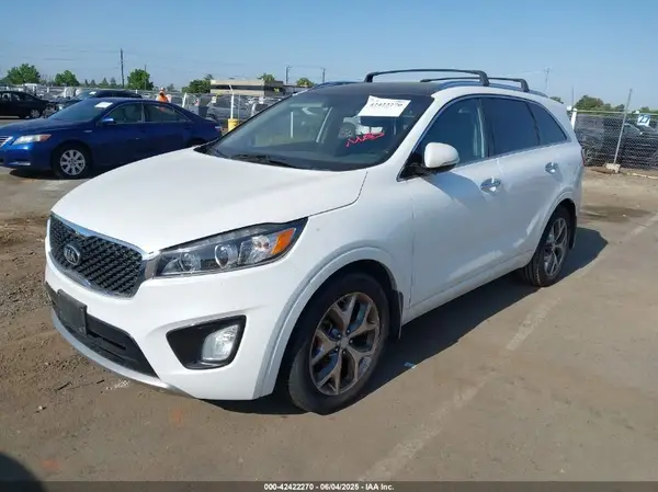 5XYPK4A56GG071105 2016 KIA SORENTO - Image 2