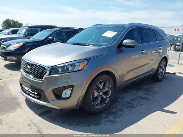 5XYPK4A56GG080807 2016 KIA SORENTO - Image 2