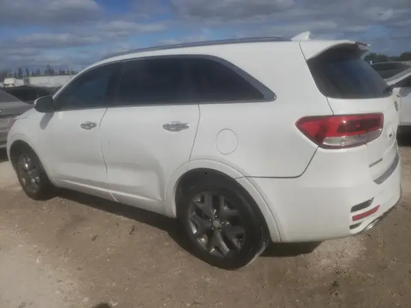 5XYPK4A56GG084582 2016 KIA SORENTO - Image 2
