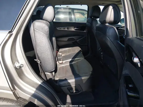 5XYPK4A56GG118181 2016 KIA SORENTO - Image 8