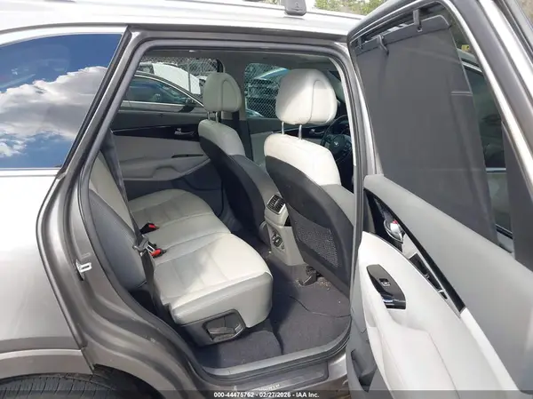 5XYPK4A56GG118813 2016 KIA SORENTO - Image 8