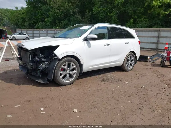 5XYPK4A56HG203099 2017 KIA SORENTO - Image 2