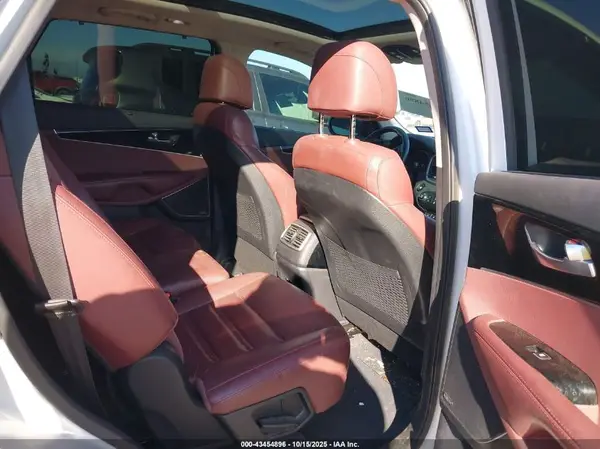 5XYPK4A56HG263951 2017 KIA SORENTO - Image 8