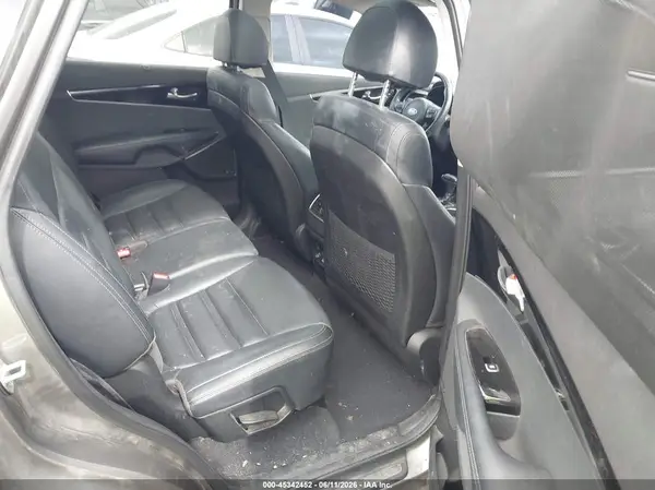 5XYPK4A56JG359410 2018 KIA SORENTO - Image 8