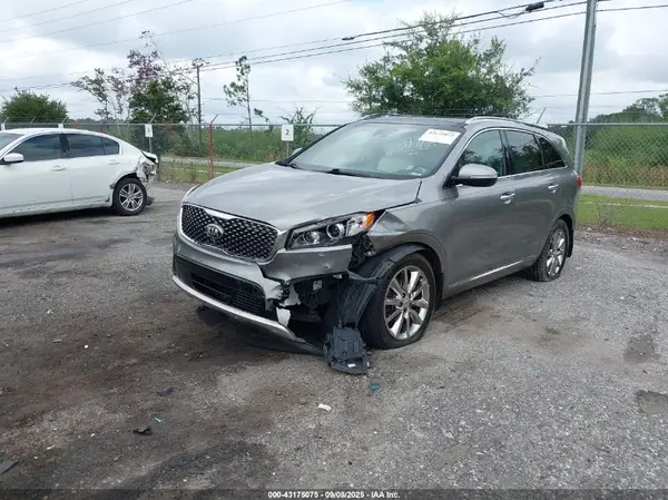 5XYPK4A56JG361156 2018 KIA SORENTO - Image 2