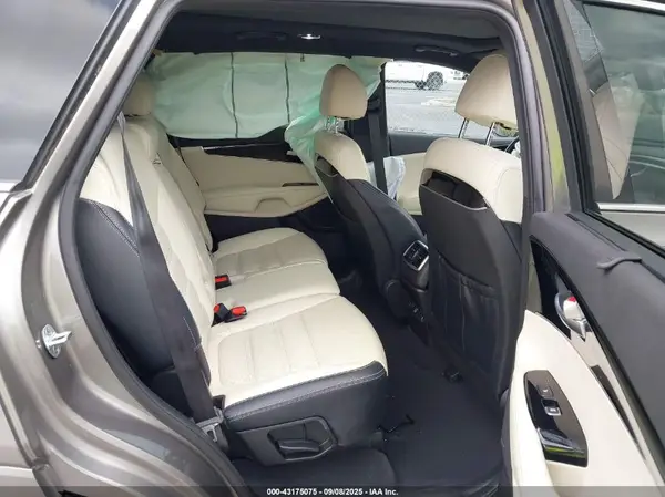 5XYPK4A56JG361156 2018 KIA SORENTO - Image 8