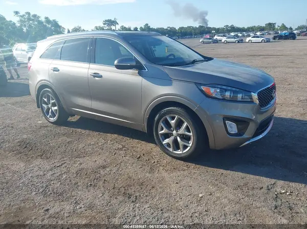 5XYPK4A56JG381651 2018 KIA SORENTO - Image 1