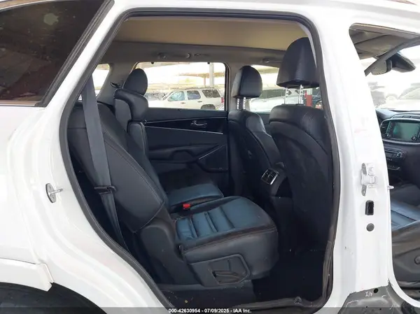 5XYPK4A56KG463610 2019 KIA SORENTO - Image 8