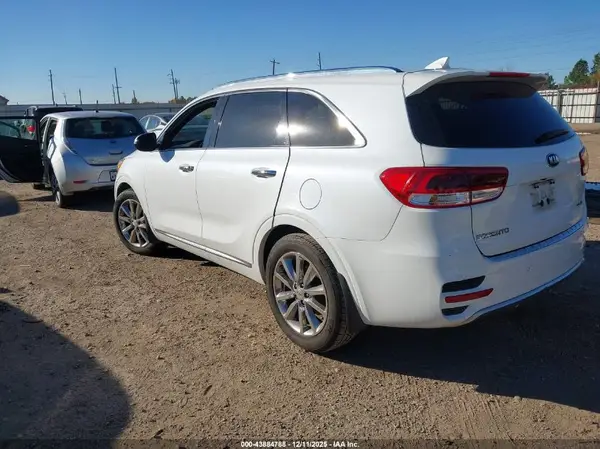 5XYPK4A57GG090794 2016 KIA SORENTO - Image 2