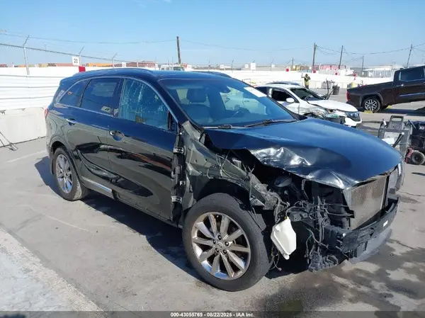 5XYPK4A57HG203452 2017 KIA SORENTO - Image 1