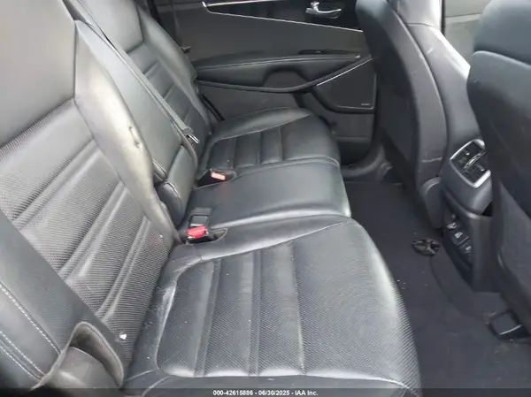 5XYPK4A57HG237617 2017 KIA SORENTO - Image 8