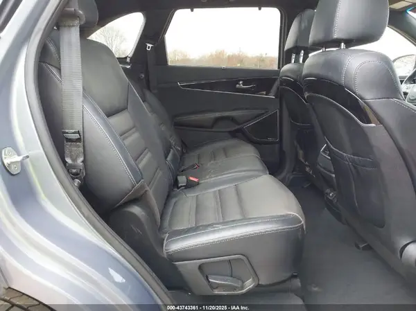 5XYPK4A57KG608945 2019 KIA SORENTO - Image 8