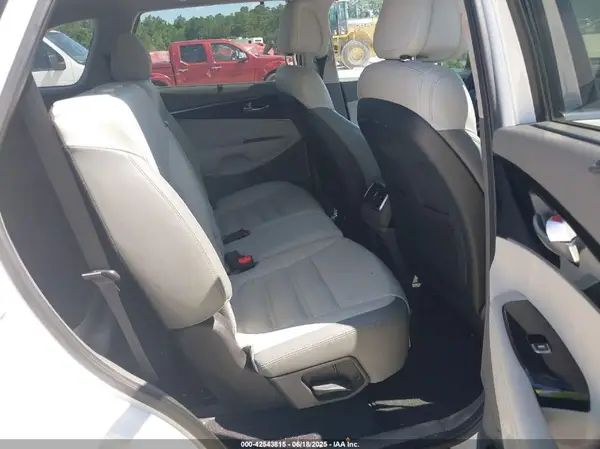 5XYPK4A58GG114102 2016 KIA SORENTO - Image 8