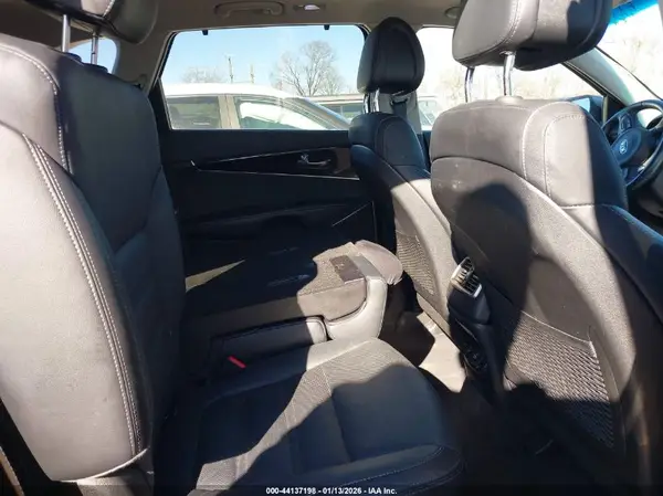 5XYPK4A58GG115170 2016 KIA SORENTO - Image 8