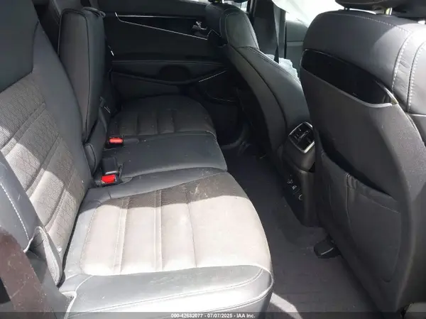5XYPK4A58GG126573 2016 KIA SORENTO - Image 8