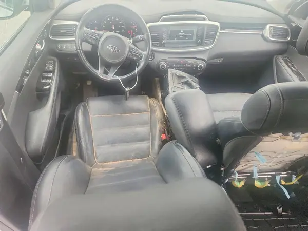 5XYPK4A58HG250957 2017 KIA SORENTO - Image 8