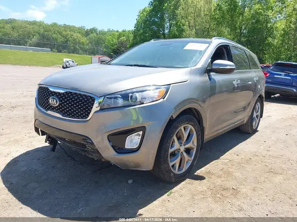 5XYPK4A58JG387550 2018 KIA SORENTO - Image 2
