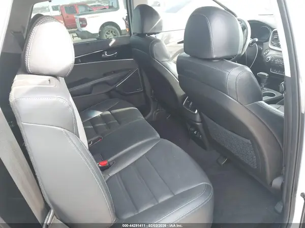 5XYPK4A58JG396653 2018 KIA SORENTO - Image 8
