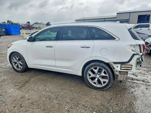 5XYPK4A58JG423916 2018 KIA SORENTO - Image 2
