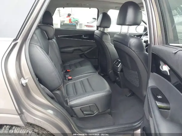 5XYPK4A58KG502276 2019 KIA SORENTO - Image 8