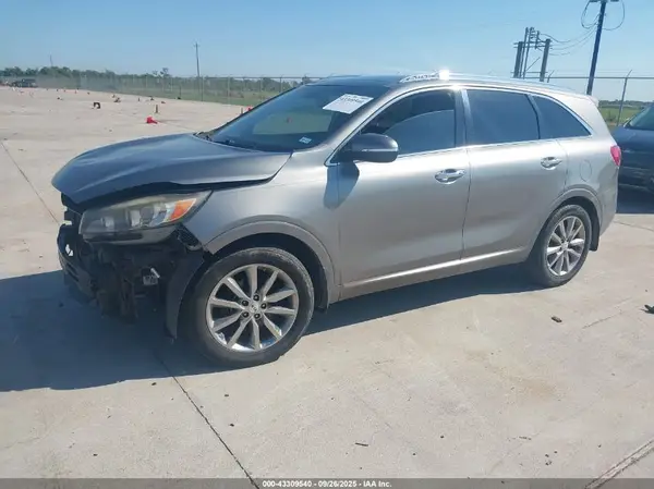 5XYPK4A59GG024716 2016 KIA SORENTO - Image 2