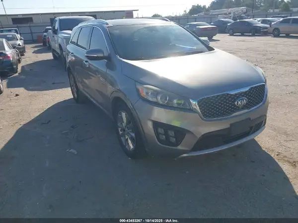 5XYPK4A59HG200634 2017 KIA SORENTO - Image 1