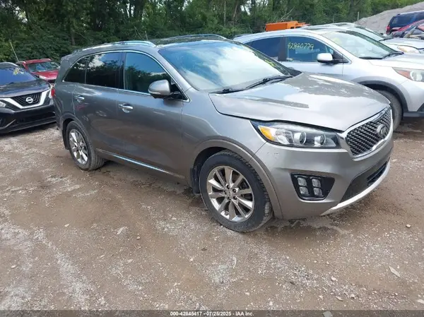 5XYPK4A59HG295504 2017 KIA SORENTO - Image 1