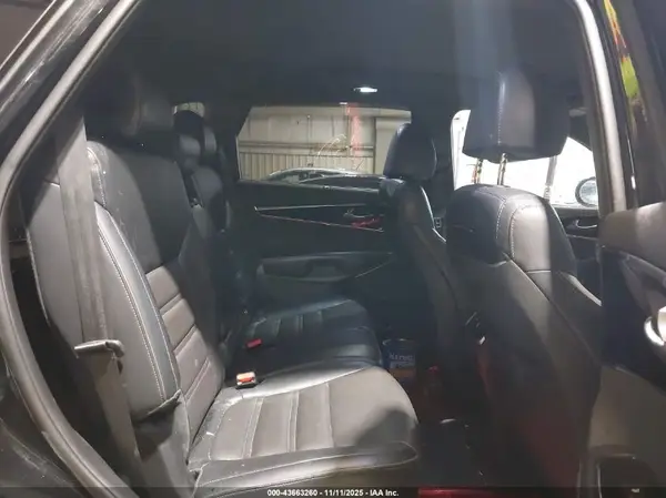 5XYPK4A59JG397682 2018 KIA SORENTO - Image 8