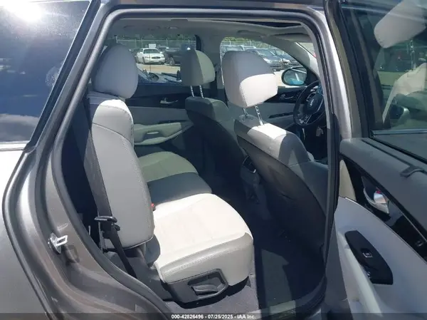 5XYPK4A59KG546724 2019 KIA SORENTO - Image 8