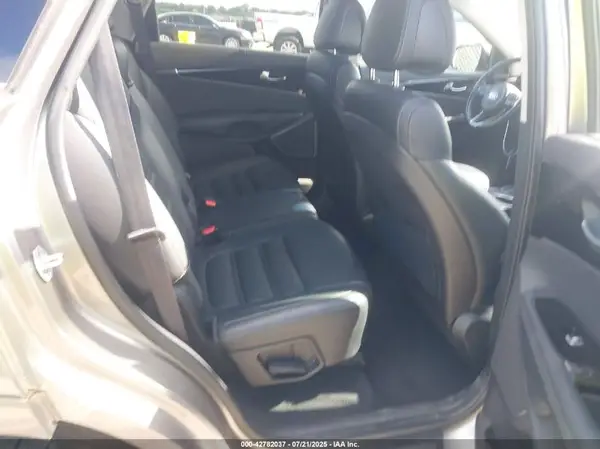 5XYPK4A5XGG047390 2016 KIA SORENTO - Image 8