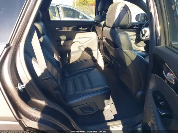 5XYPK4A5XGG100329 2016 KIA SORENTO - Image 8