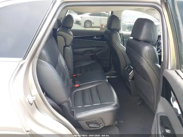 5XYPK4A5XHG253262 2017 KIA SORENTO - Image 8