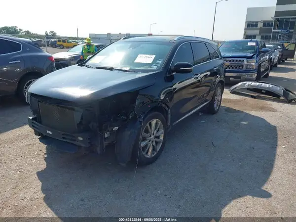 5XYPK4A5XHG261698 2017 KIA SORENTO - Image 2