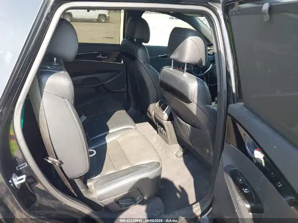 5XYPK4A5XHG261698 2017 KIA SORENTO - Image 8
