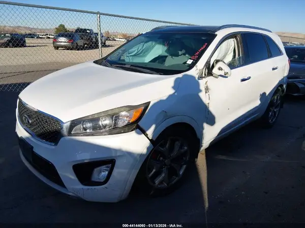 5XYPK4A5XHG312827 2017 KIA SORENTO - Image 2