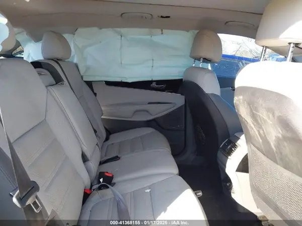 5XYPK4A5XHG314075 2017 KIA SORENTO - Image 8