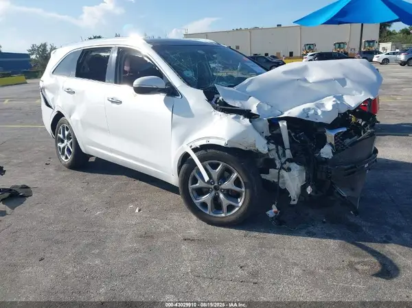 5XYPK4A5XJG398663 2018 KIA SORENTO - Image 1