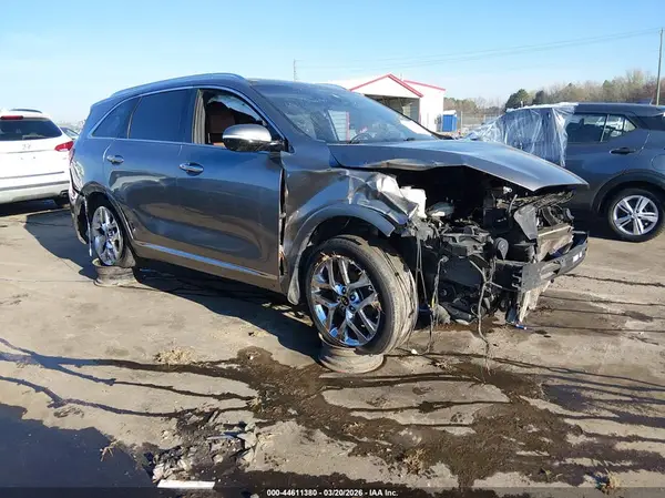 5XYPK4A5XKG457485 2019 KIA SORENTO - Image 1