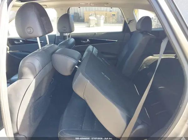 5XYPK4A5XKG460077 2019 KIA SORENTO - Image 8