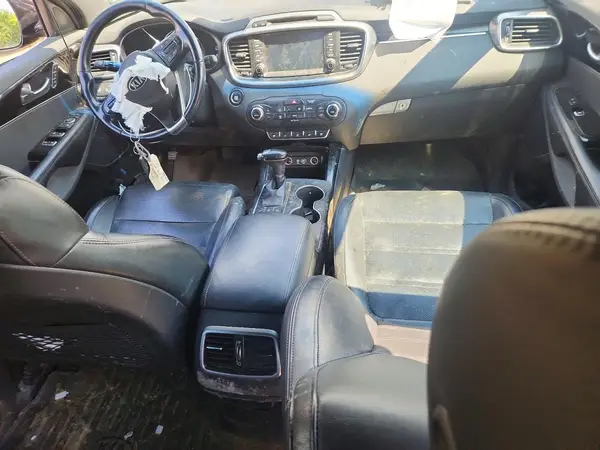 5XYPKDA12JG391025 2018 KIA SORENTO - Image 8