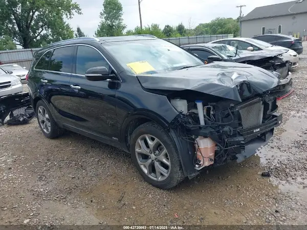 5XYPKDA13GG001557 2016 KIA SORENTO - Image 1