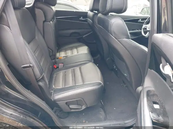 5XYPKDA13GG001557 2016 KIA SORENTO - Image 8