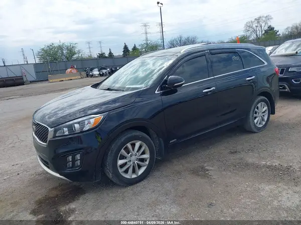 5XYPKDA13GG041735 2016 KIA SORENTO - Image 2